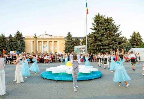 The classical, modern and popular dance ensemble " Bobocelul "